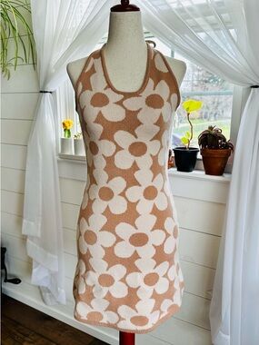 Pink Lily happy to be here brown and cream  floral mini dress. EUC! 
Size: S
